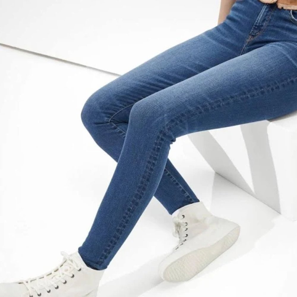 American Eagle Medium Wash Super Stretch Jeggings